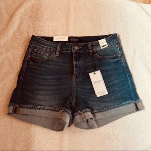 New with Tags ~ Judy Blue CuffedHem Shorts